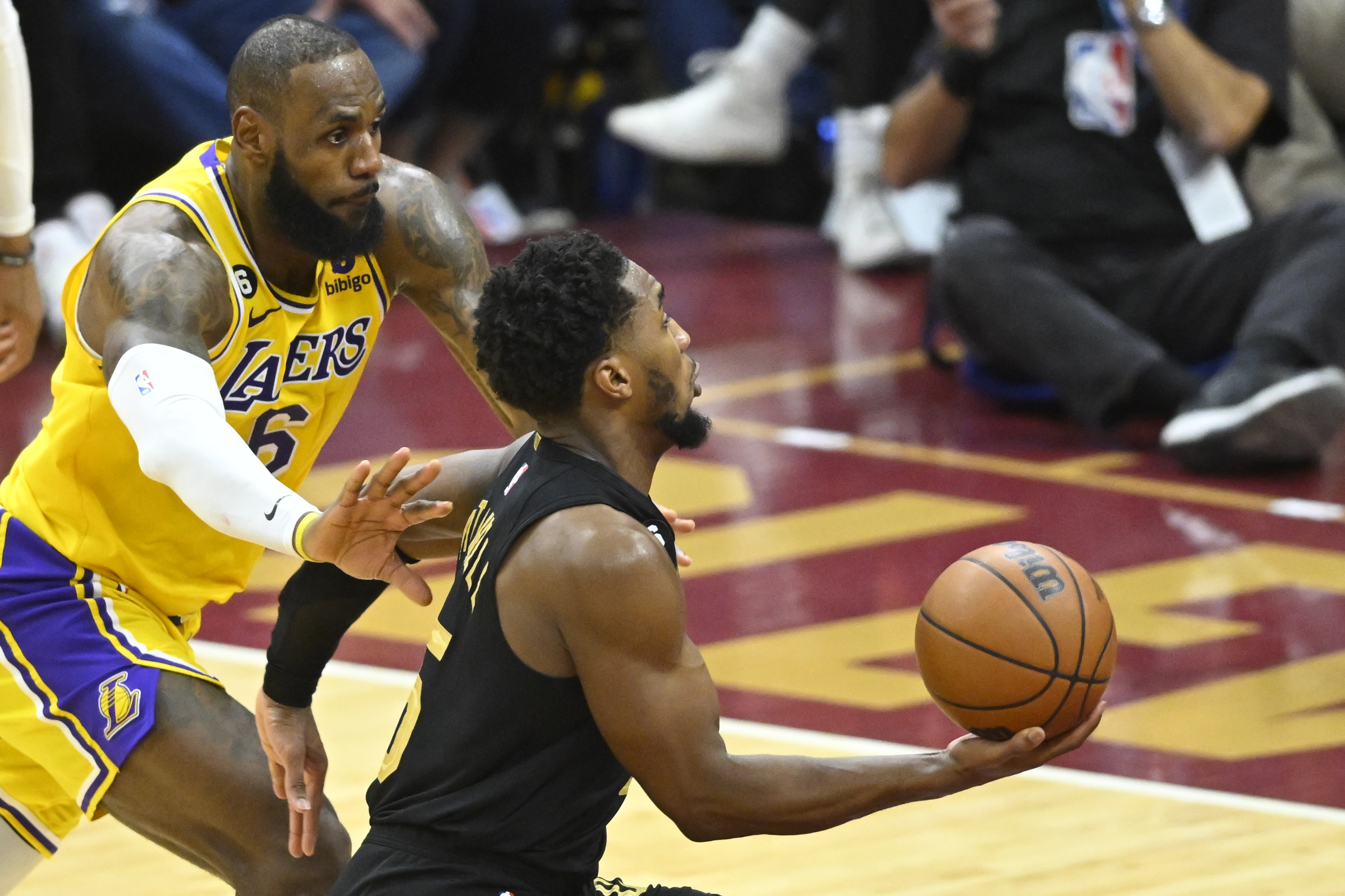 NBA彩经：湖人终结骑士连胜 爵士力拼勇士 马刺击落火箭