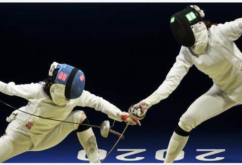 半岛体育官网-一剑封喉再添一金！孙一文创造中国击剑新历史